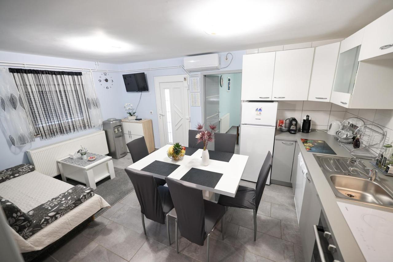 Two Bedroom Apartment Sunset Vir Exterior photo
